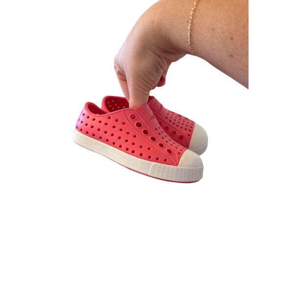 Native Jefferson Kids Flamingo Pink Shell White Casual Shoes C6 - Picture 5 of 9